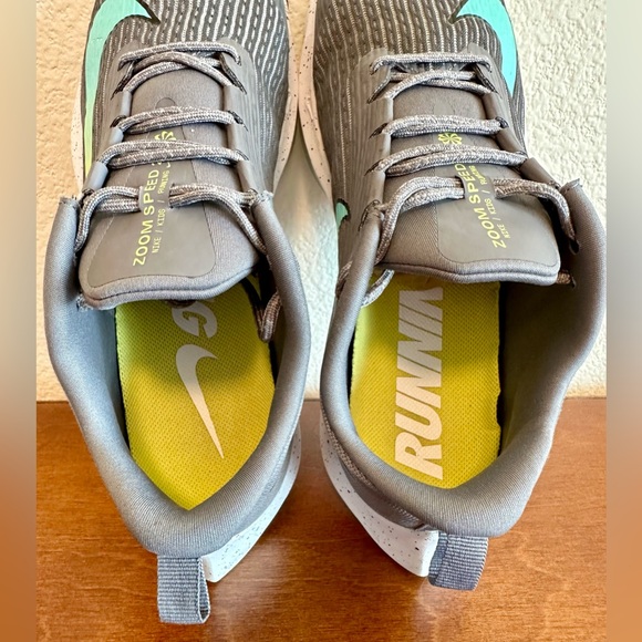 Nike Kids Air Zoom Speed 2 (GS)
Running Shoes Size 7Y
Gunsmoke/Dynamic Turquoise - Picture 7 of 12